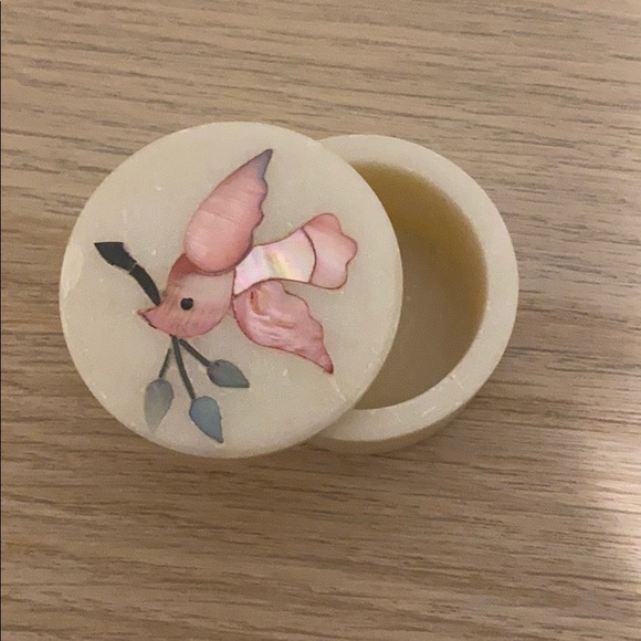 Shell Bird Ring Box - Marble Inlay Jewelry Box - Picture 3 of 4